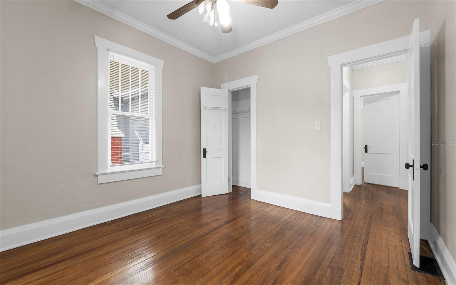 Image 18 of 25 For 703 Flora Street