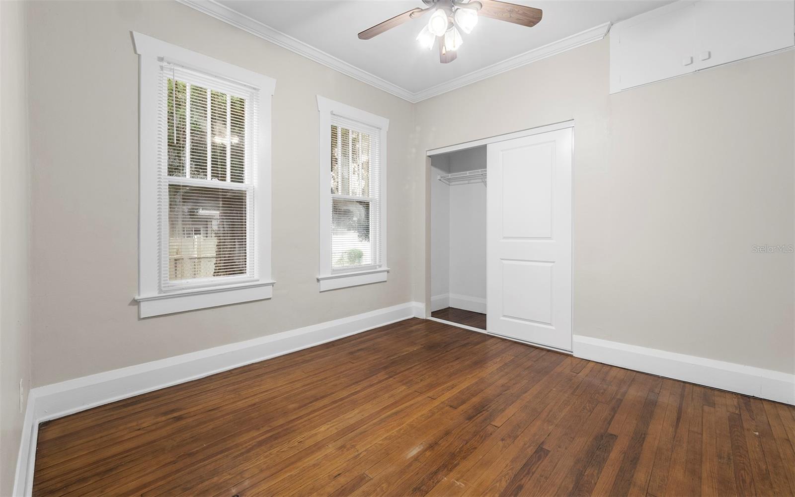 Image 21 of 25 For 703 Flora Street