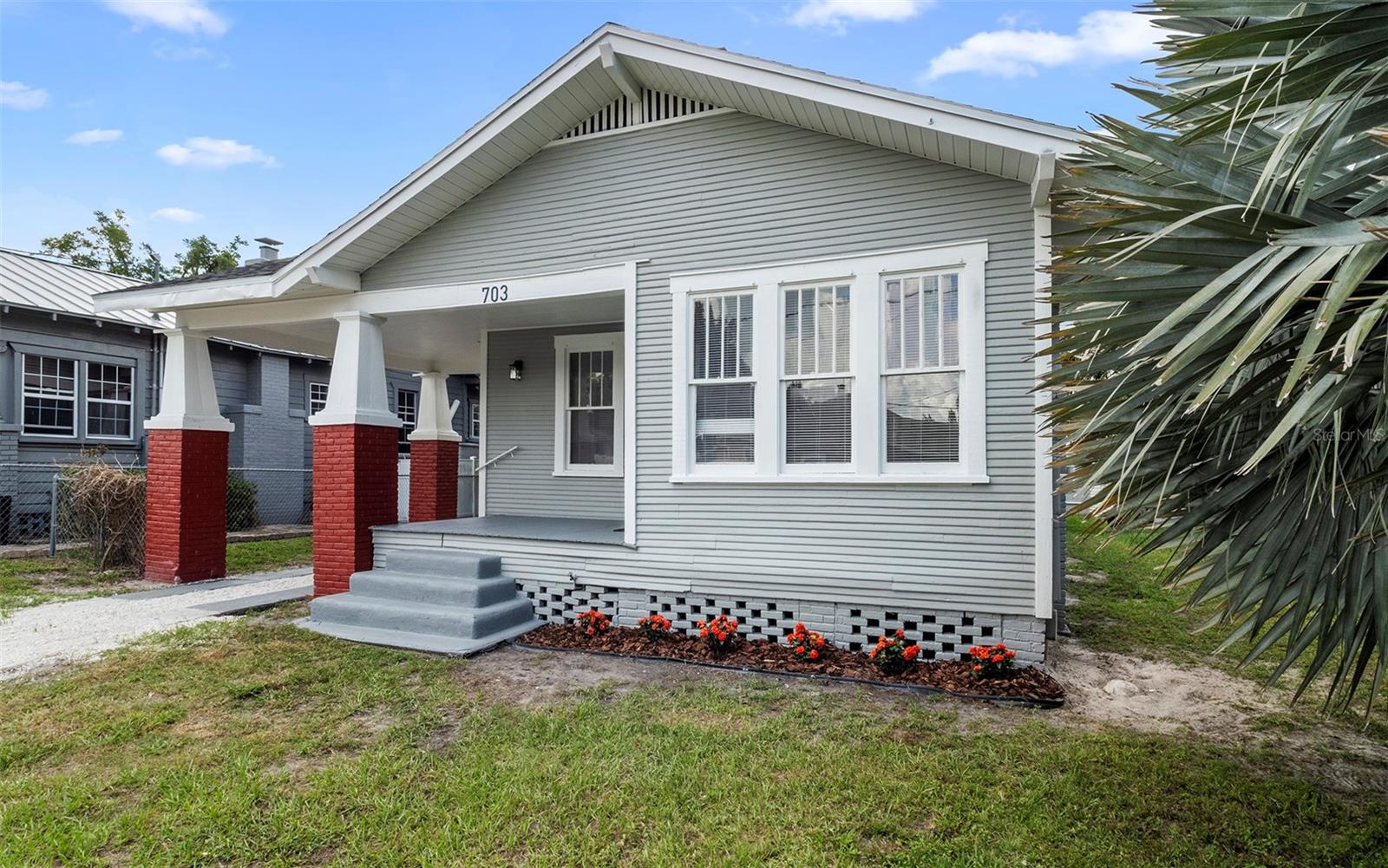 Image 3 of 25 For 703 Flora Street