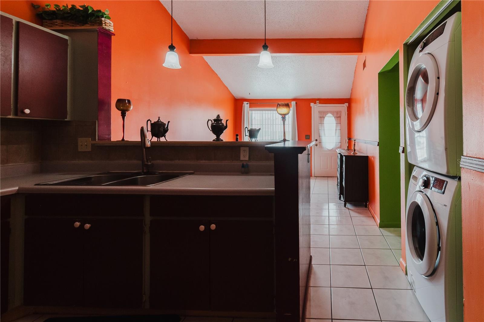 Image 15 of 88 For 8589 Briar Grove Circle