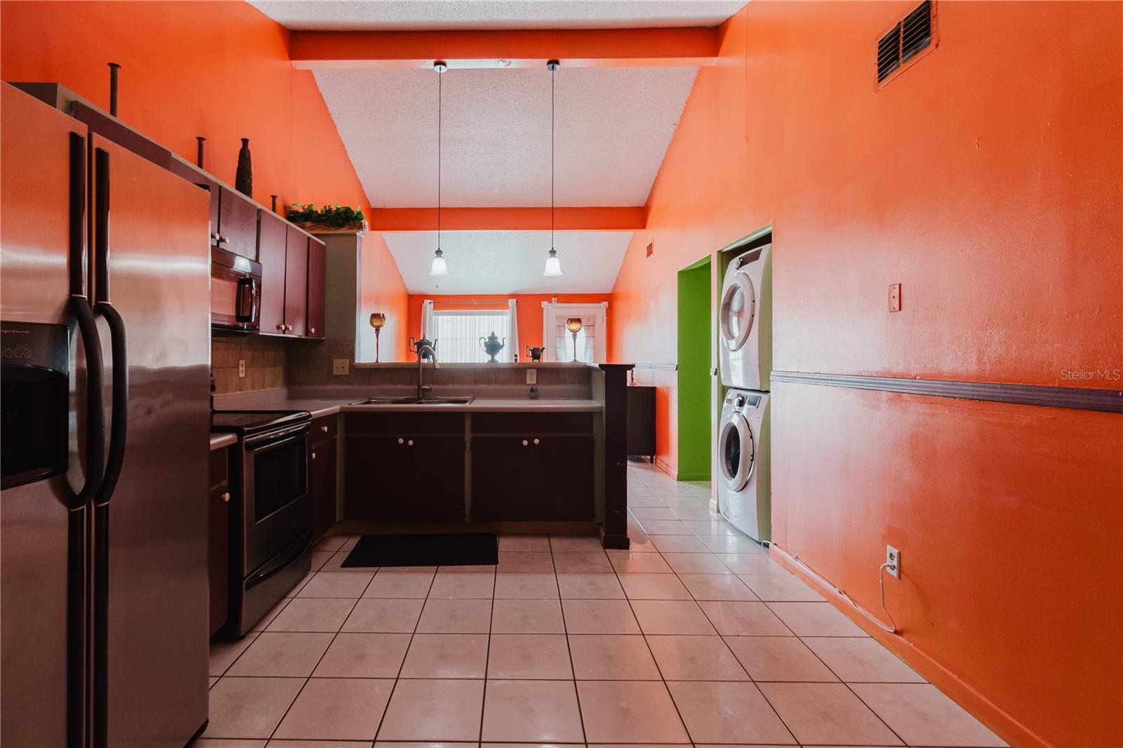 Image 17 of 88 For 8589 Briar Grove Circle