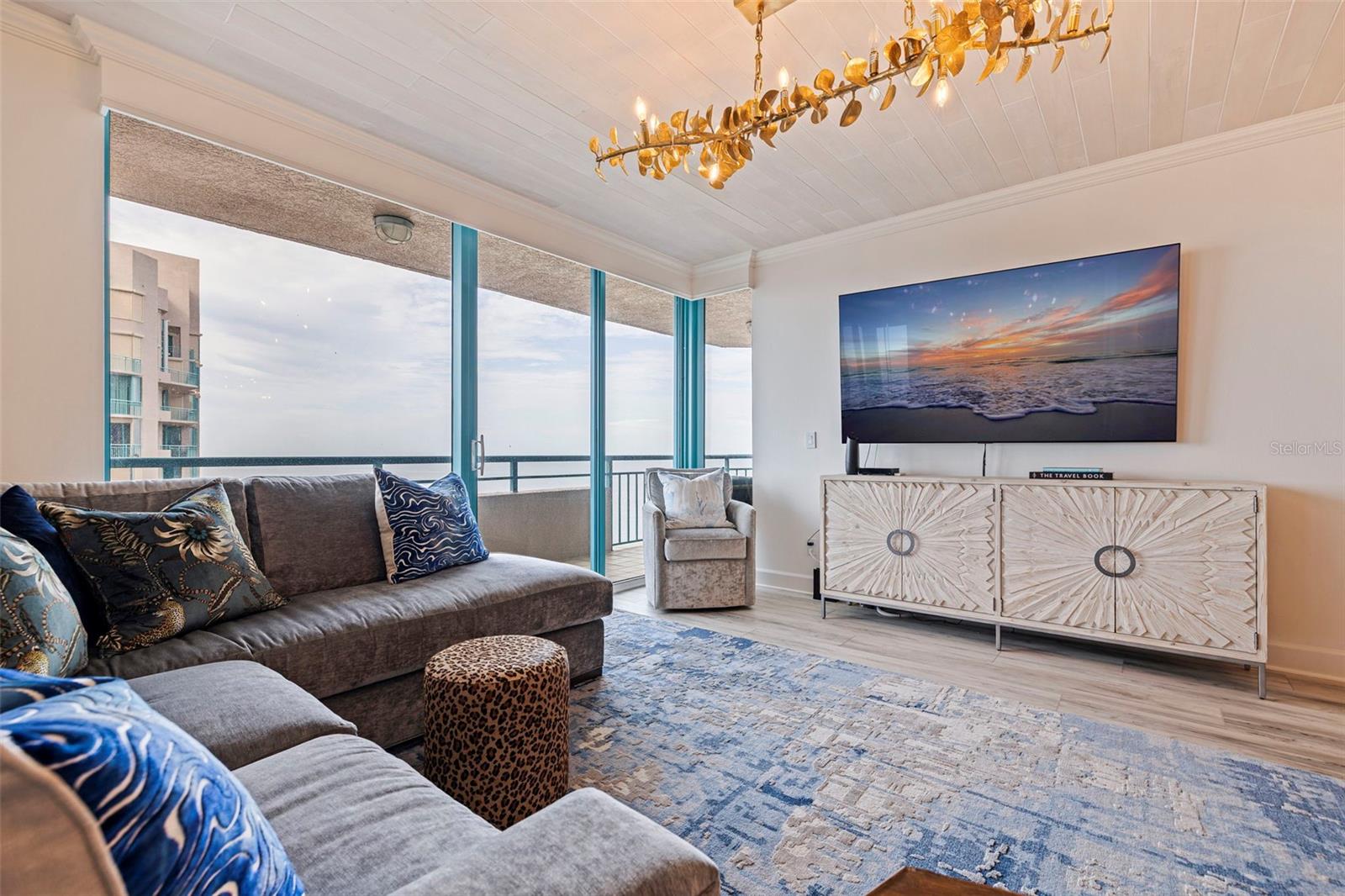 Image 13 of 79 For 1540 Gulf Boulevard 1704