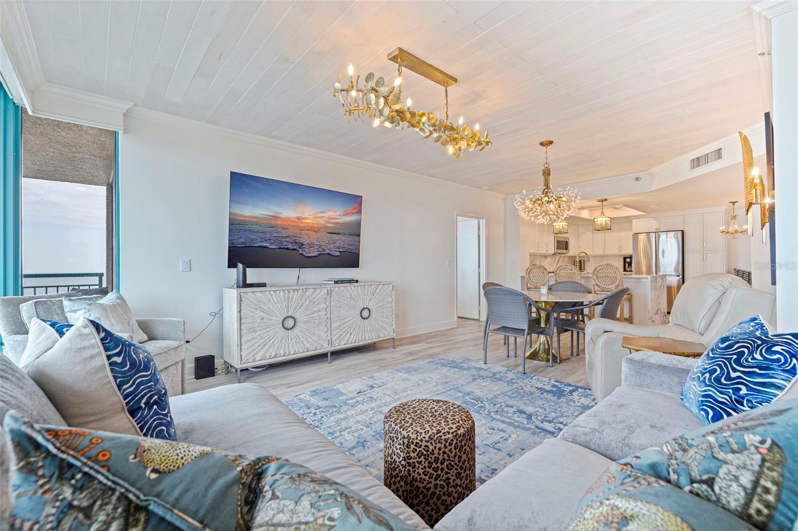 Image 15 of 79 For 1540 Gulf Boulevard 1704