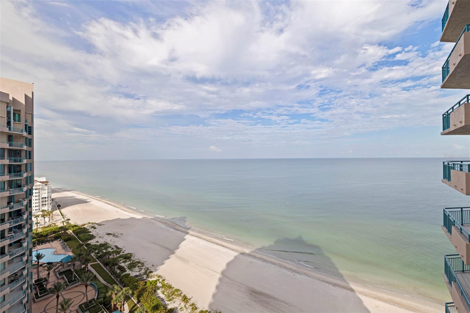 Image 16 of 79 For 1540 Gulf Boulevard 1704