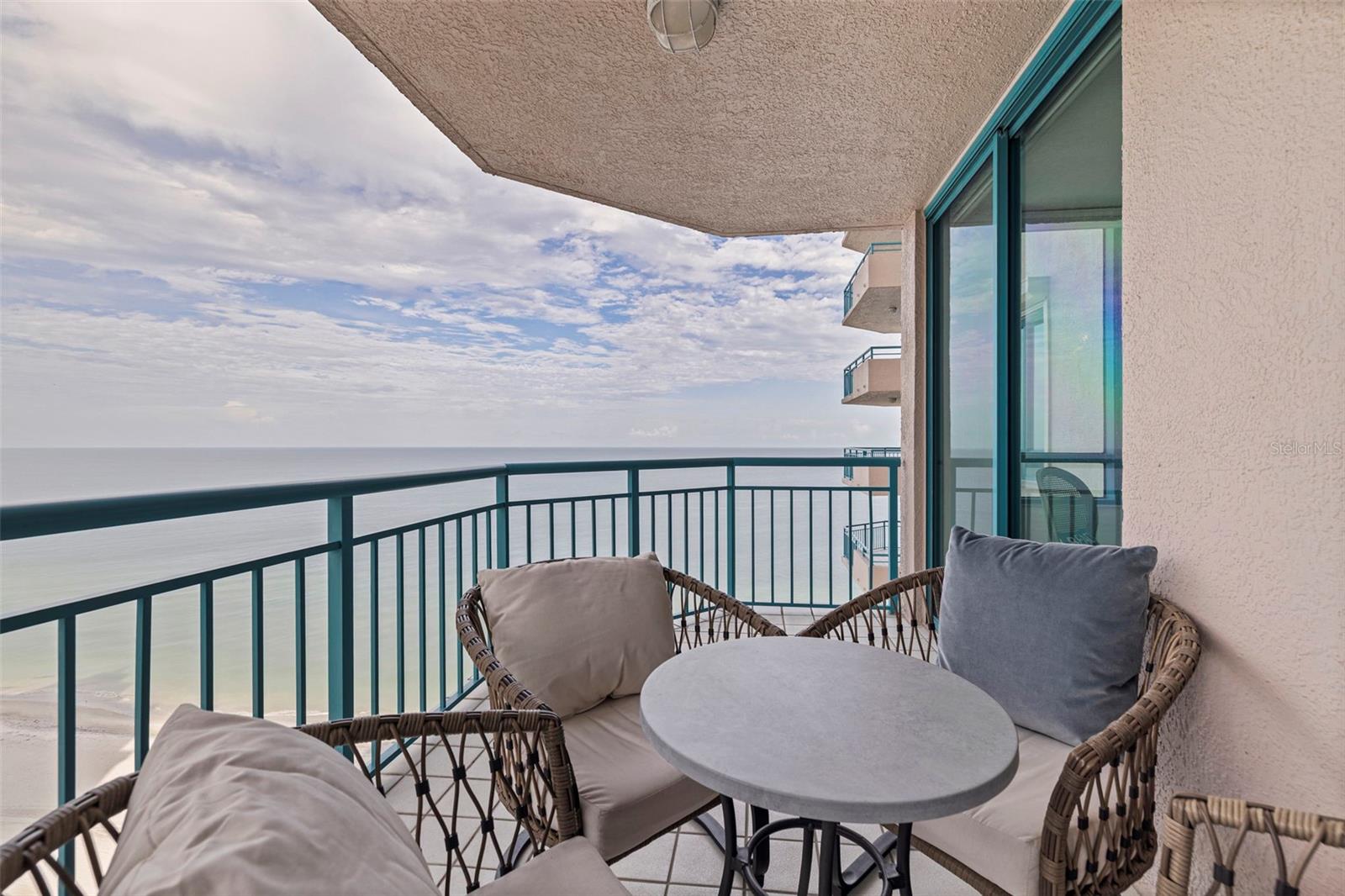 Image 17 of 79 For 1540 Gulf Boulevard 1704