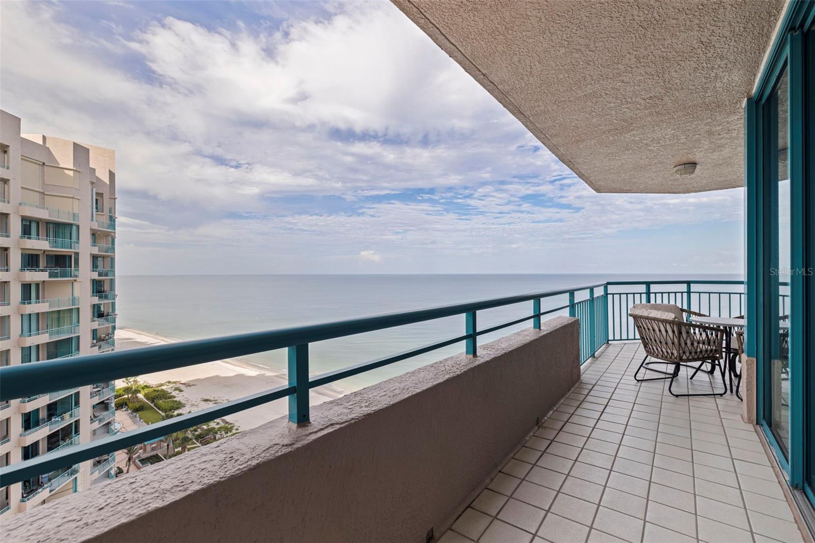 Image 22 of 79 For 1540 Gulf Boulevard 1704