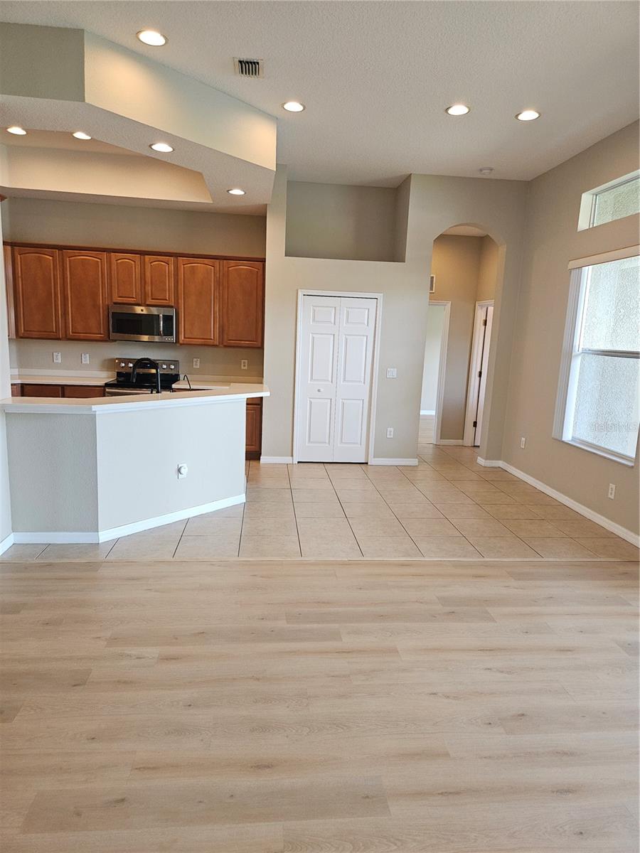 Image 11 of 59 For 2010 Tarragon Lane