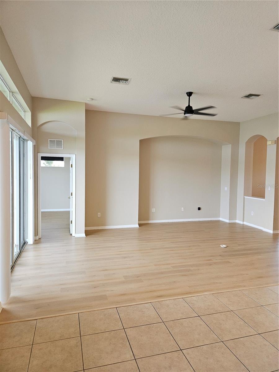 Image 8 of 59 For 2010 Tarragon Lane