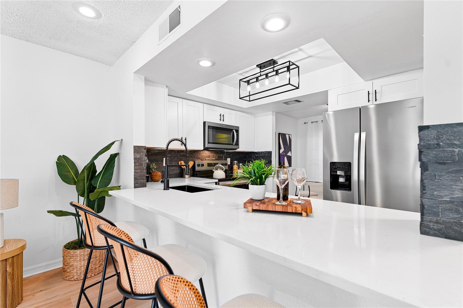 Image 10 of 37 For 408 Arrawana Avenue B4
