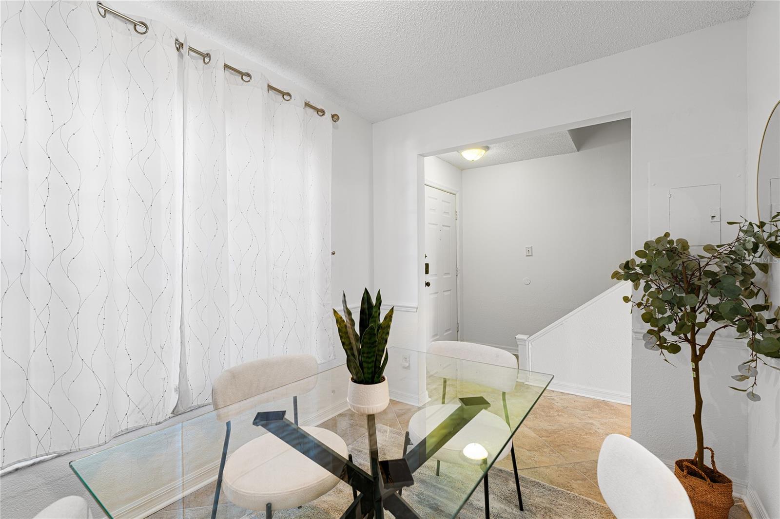 Image 15 of 37 For 408 Arrawana Avenue B4