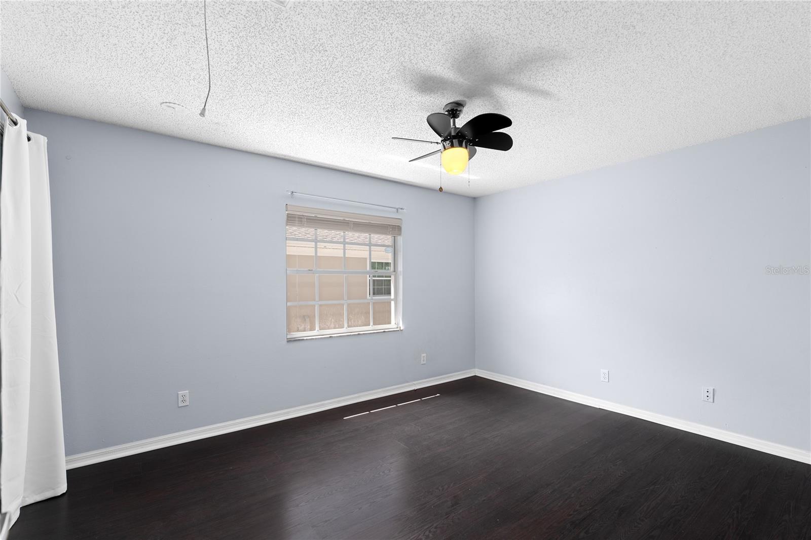 Image 20 of 37 For 408 Arrawana Avenue B4