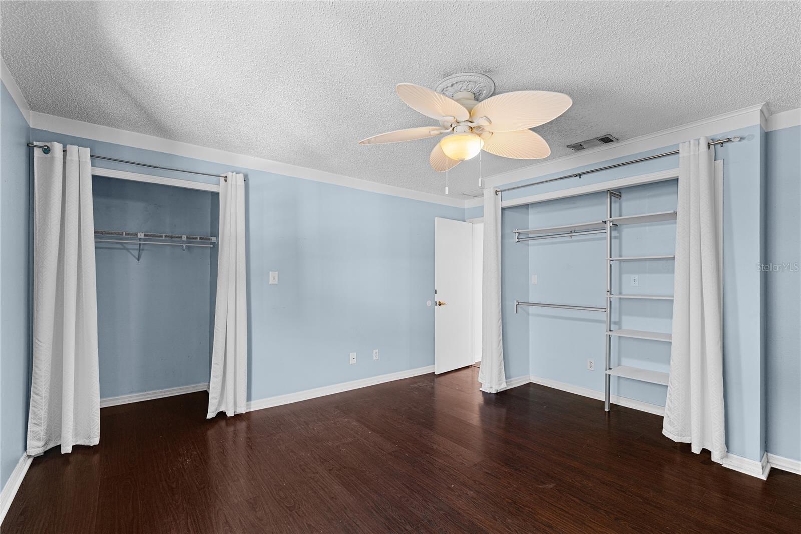 Image 23 of 37 For 408 Arrawana Avenue B4