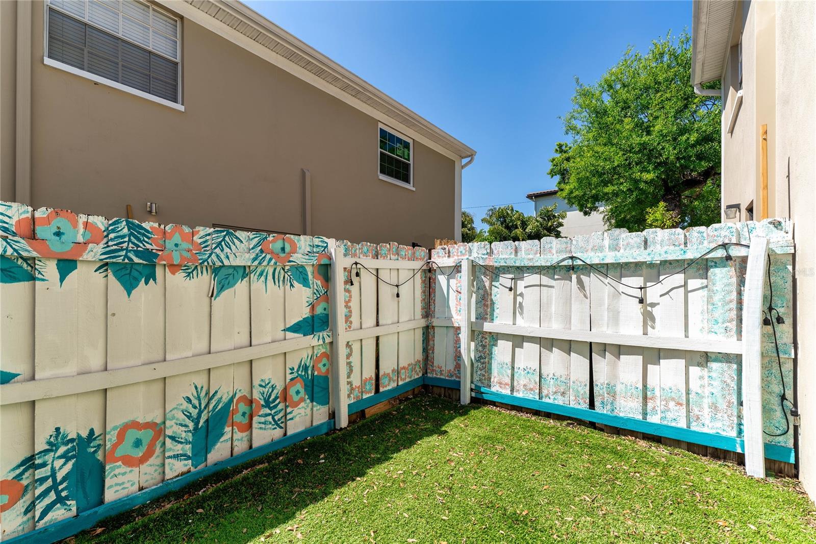 Image 26 of 37 For 408 Arrawana Avenue B4