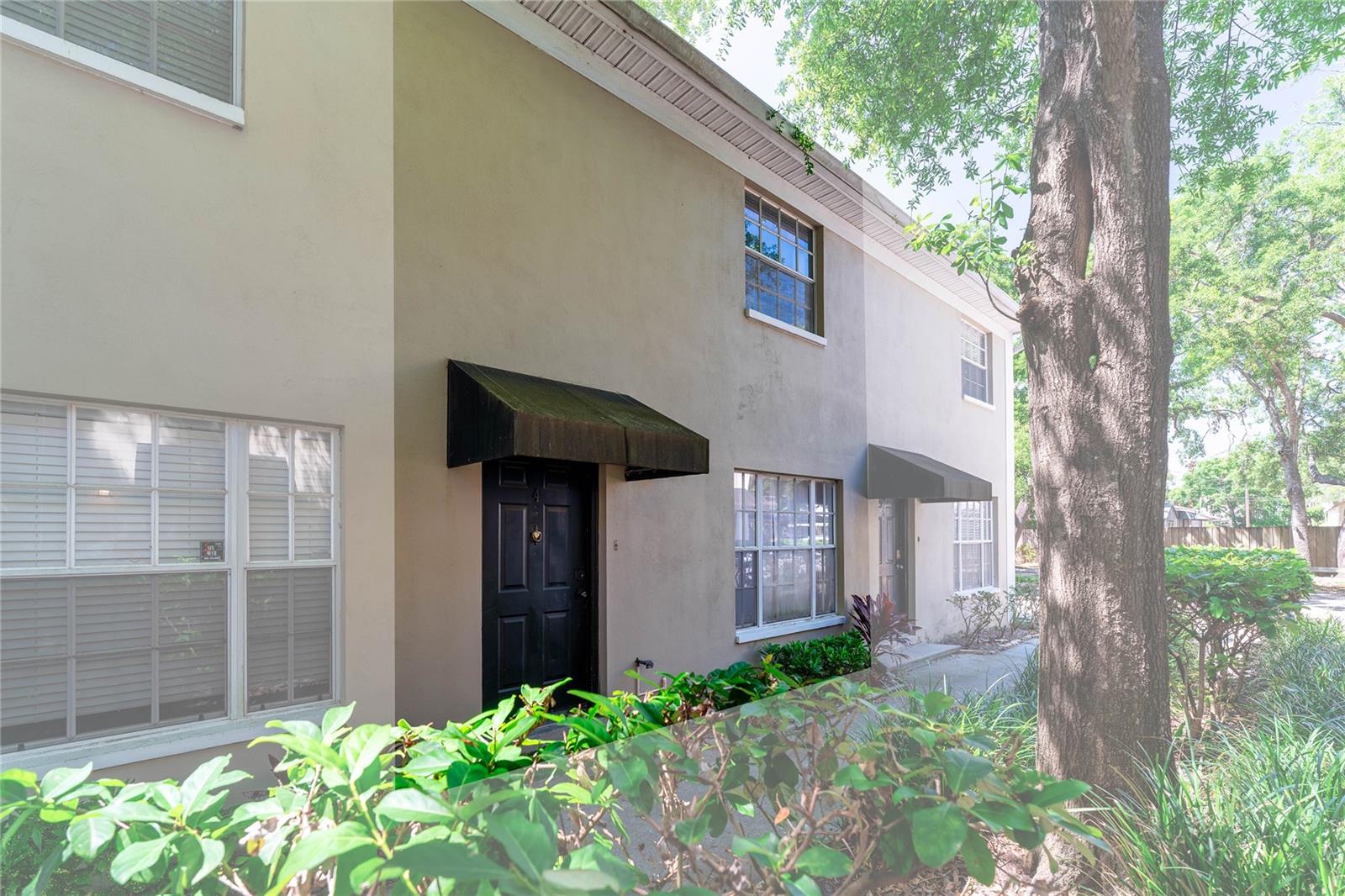 Image 30 of 37 For 408 Arrawana Avenue B4