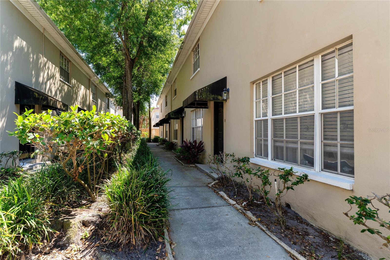 Image 33 of 37 For 408 Arrawana Avenue B4