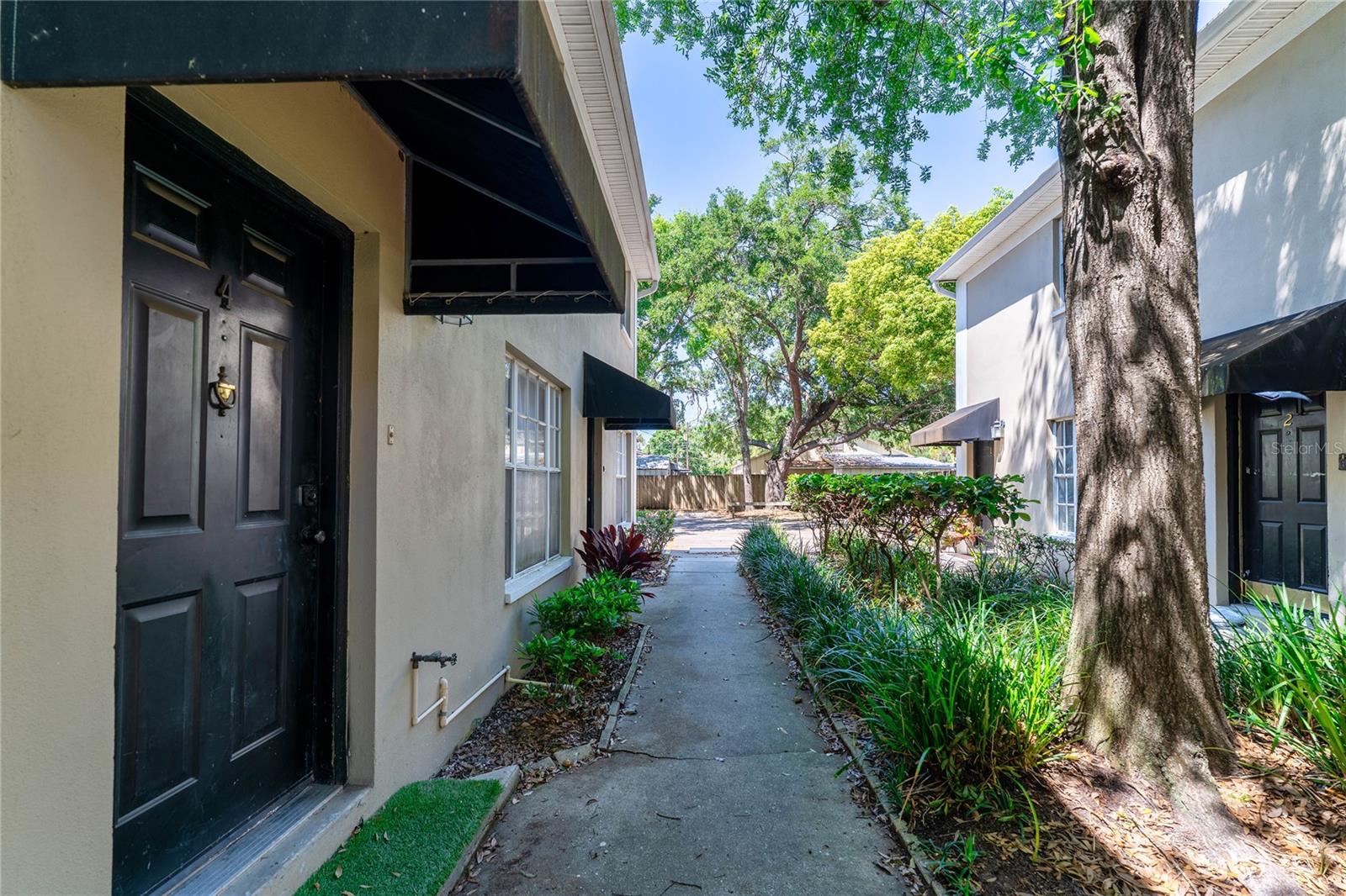 Image 34 of 37 For 408 Arrawana Avenue B4