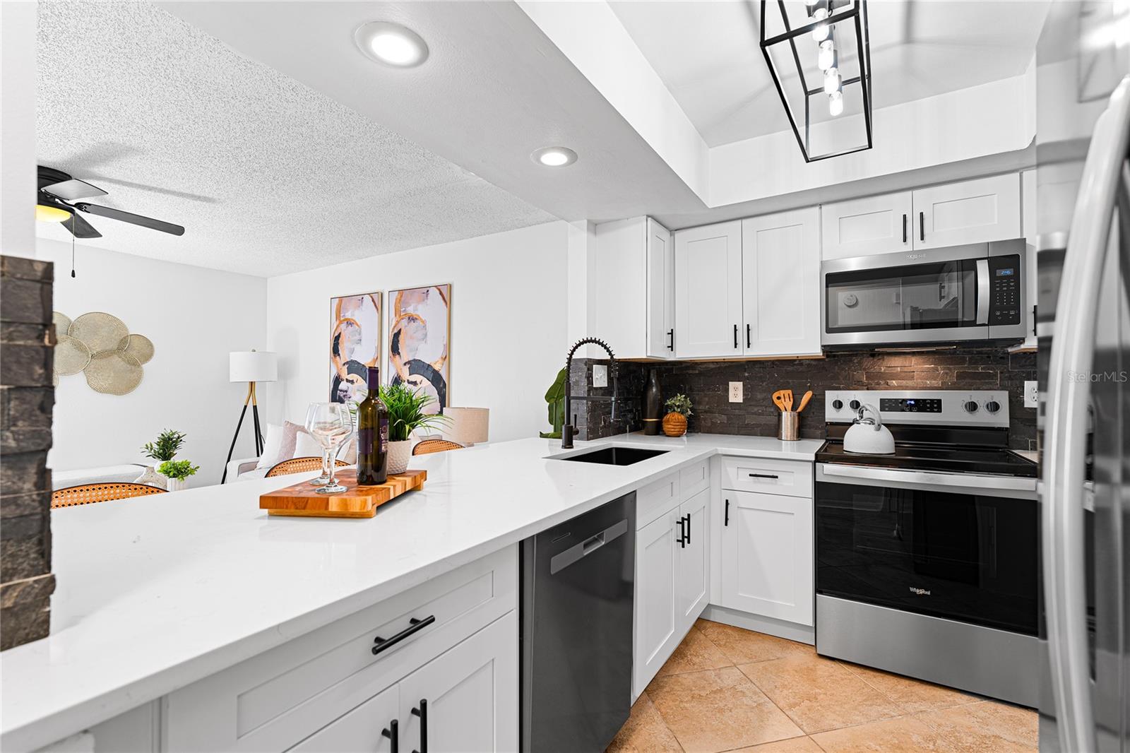 Image 8 of 37 For 408 Arrawana Avenue B4