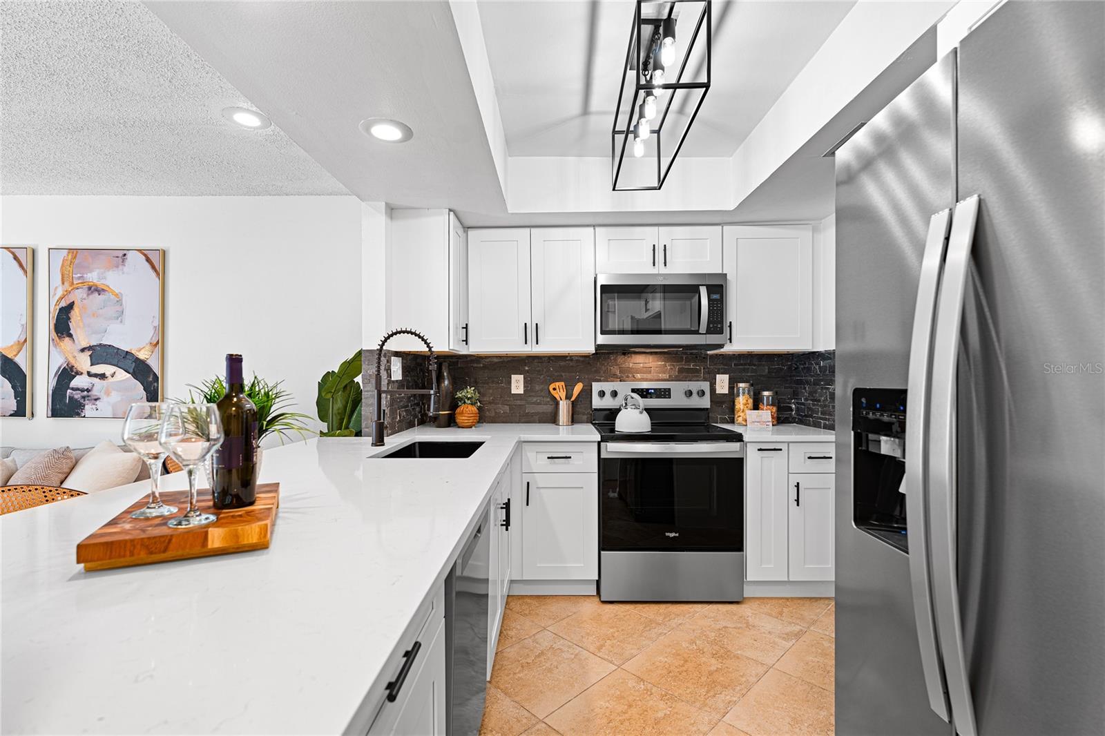 Image 9 of 37 For 408 Arrawana Avenue B4