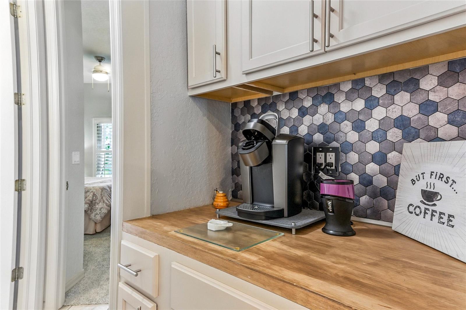 Listing photo id 11 for 5466 Legend Hills Lane