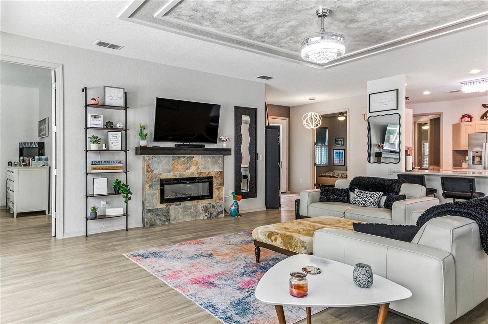 Listing photo id 13 for 5466 Legend Hills Lane