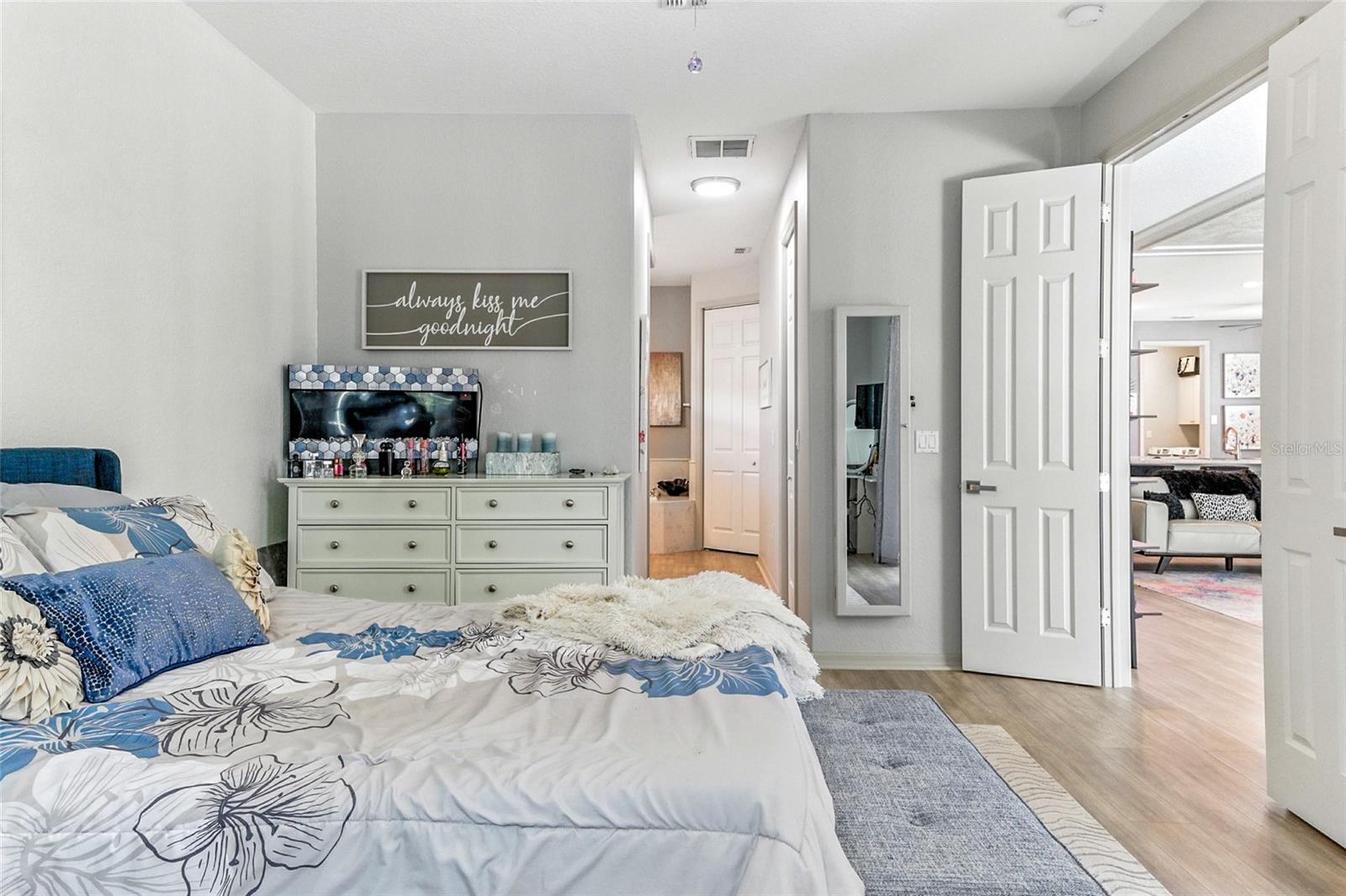 Listing photo id 18 for 5466 Legend Hills Lane
