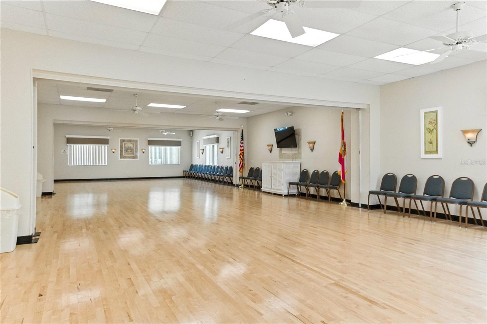 Listing photo id 42 for 5466 Legend Hills Lane