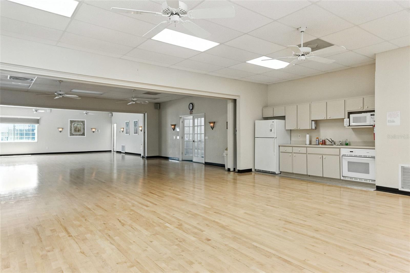 Listing photo id 43 for 5466 Legend Hills Lane
