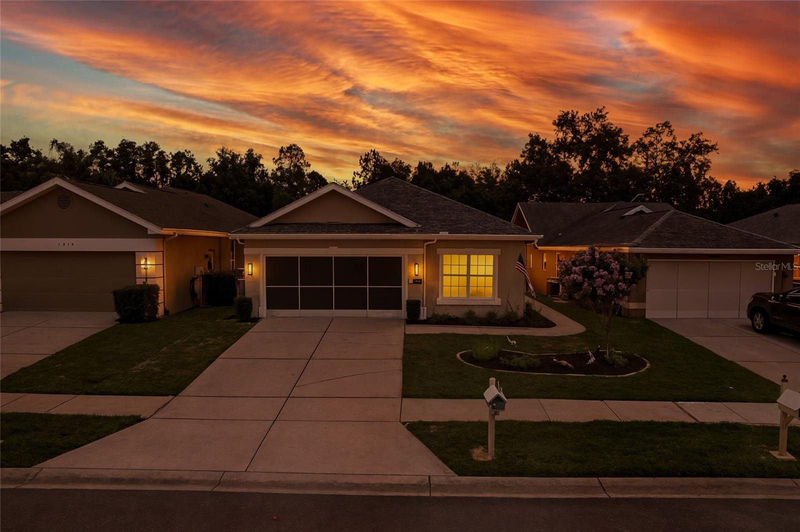 Listing photo id 3 for 5466 Legend Hills Lane