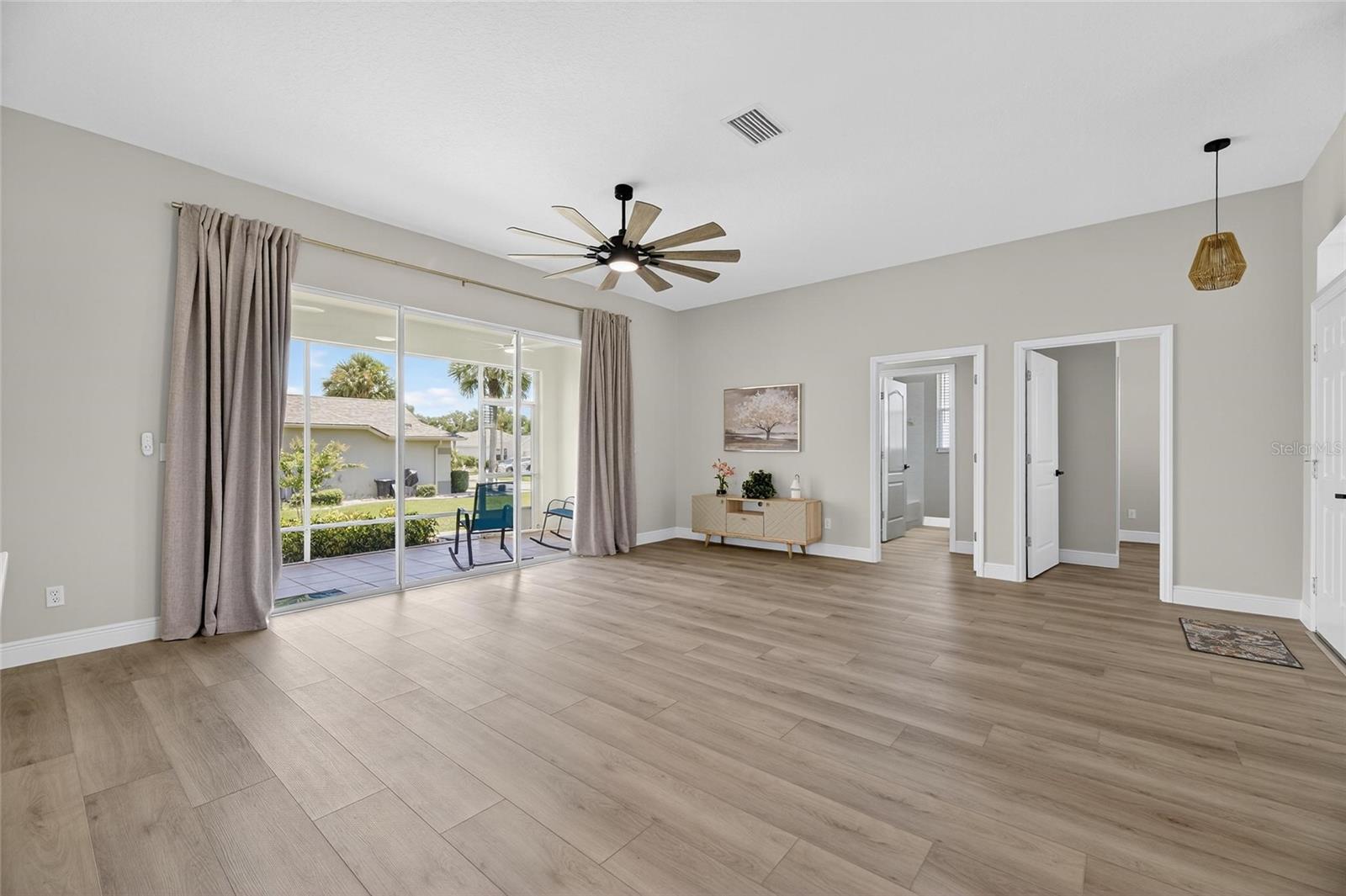 Image 10 of 49 For 1103 Villeroy Drive