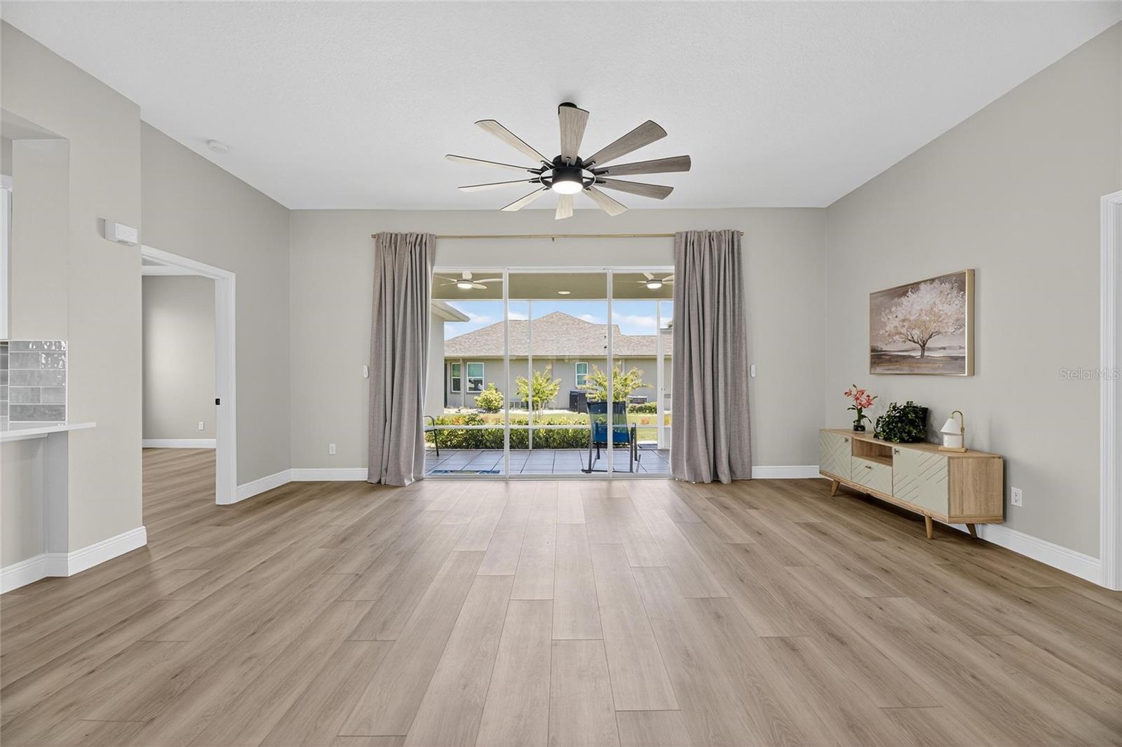 Image 11 of 49 For 1103 Villeroy Drive