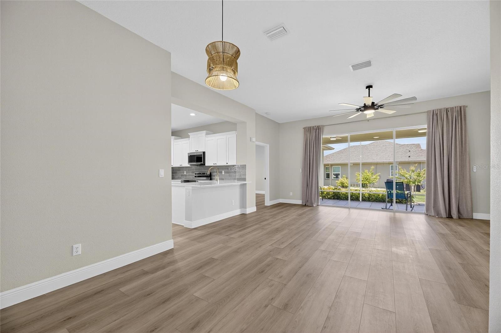 Image 13 of 49 For 1103 Villeroy Drive