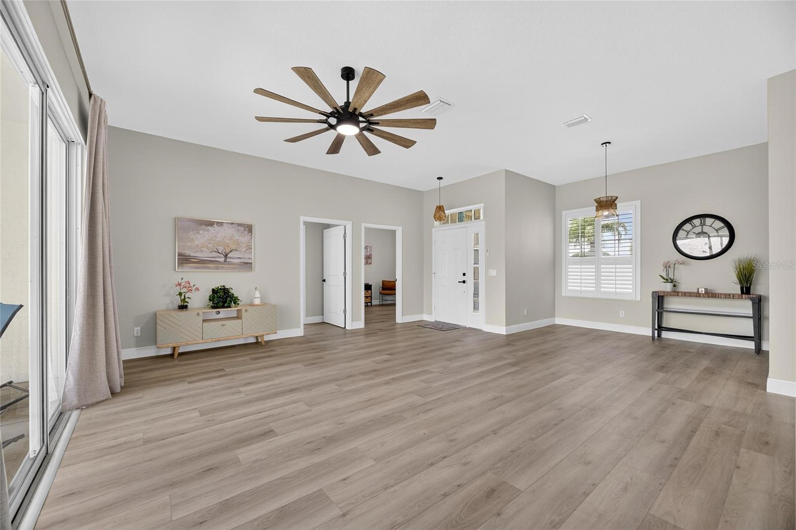 Image 9 of 49 For 1103 Villeroy Drive