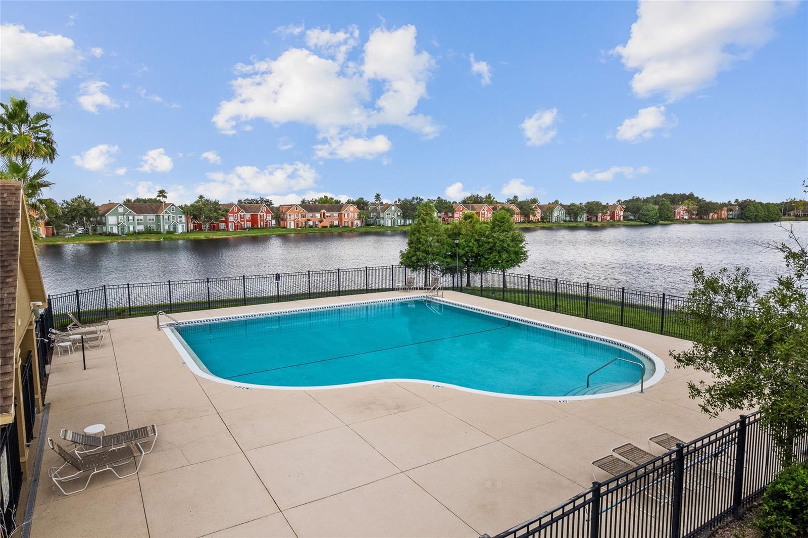 Image 25 of 35 For 9268 Lake Chase Island Way