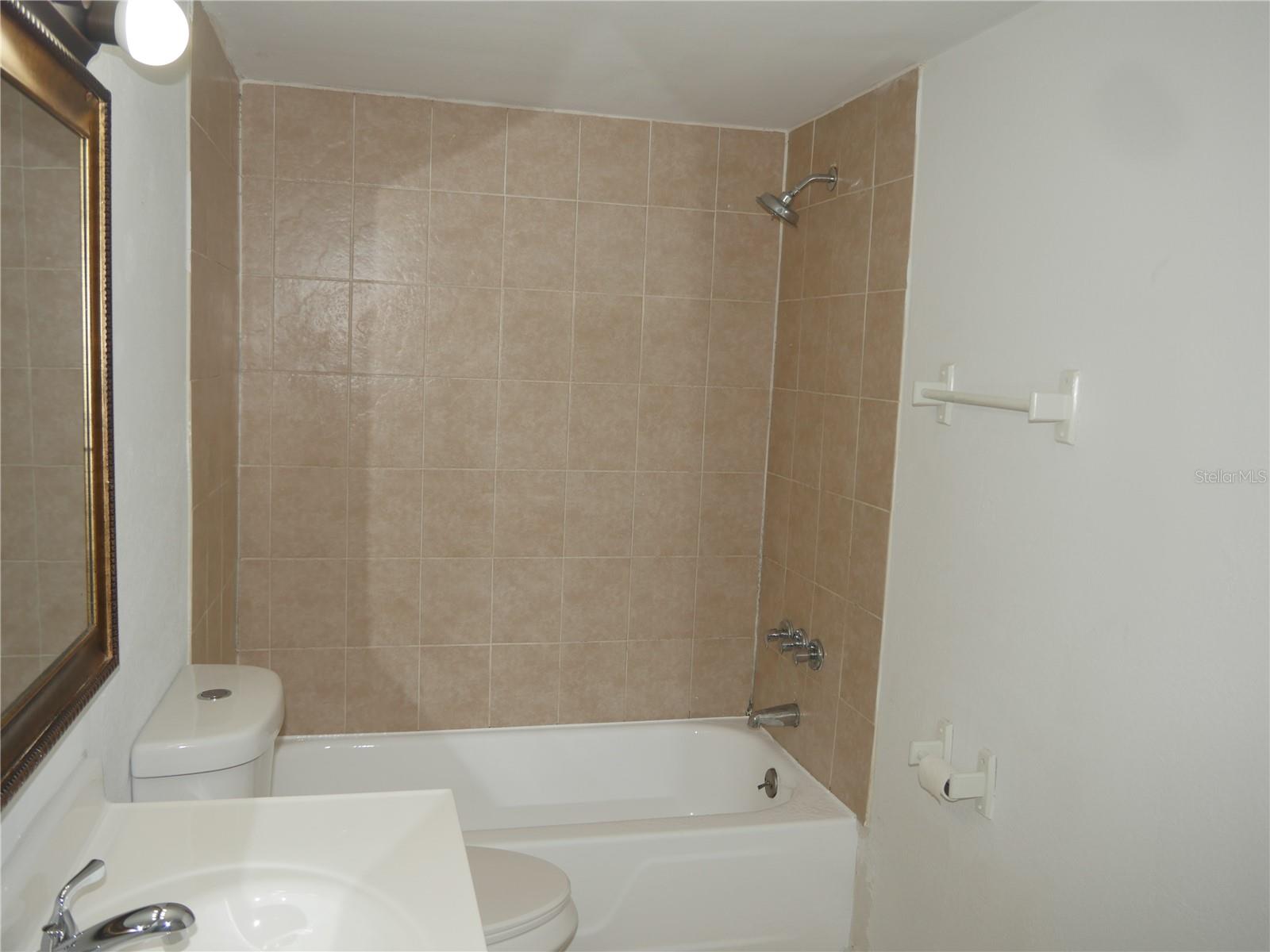 Image 10 of 29 For 6306 Newtown Circle 6b1