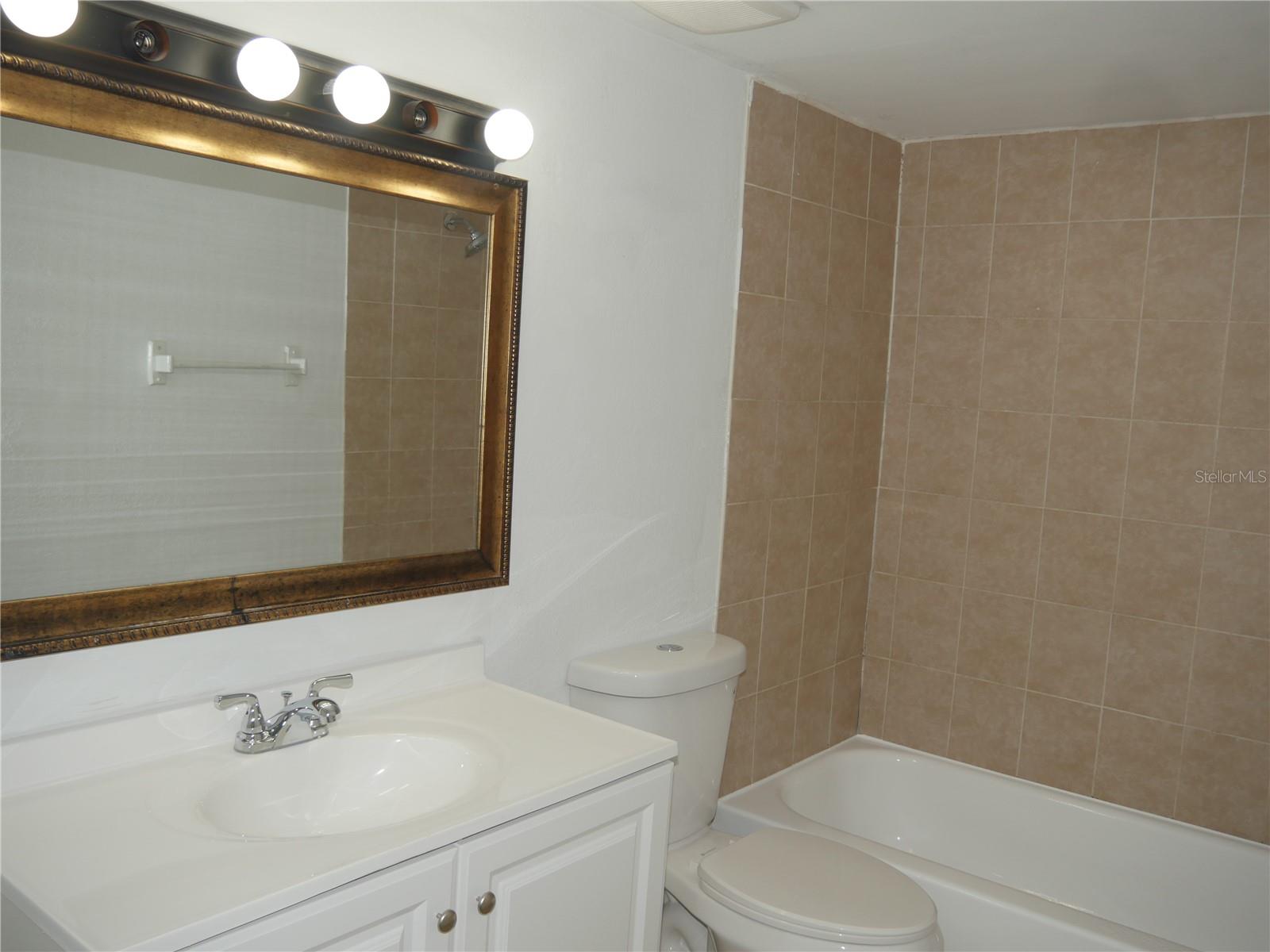 Image 11 of 29 For 6306 Newtown Circle 6b1