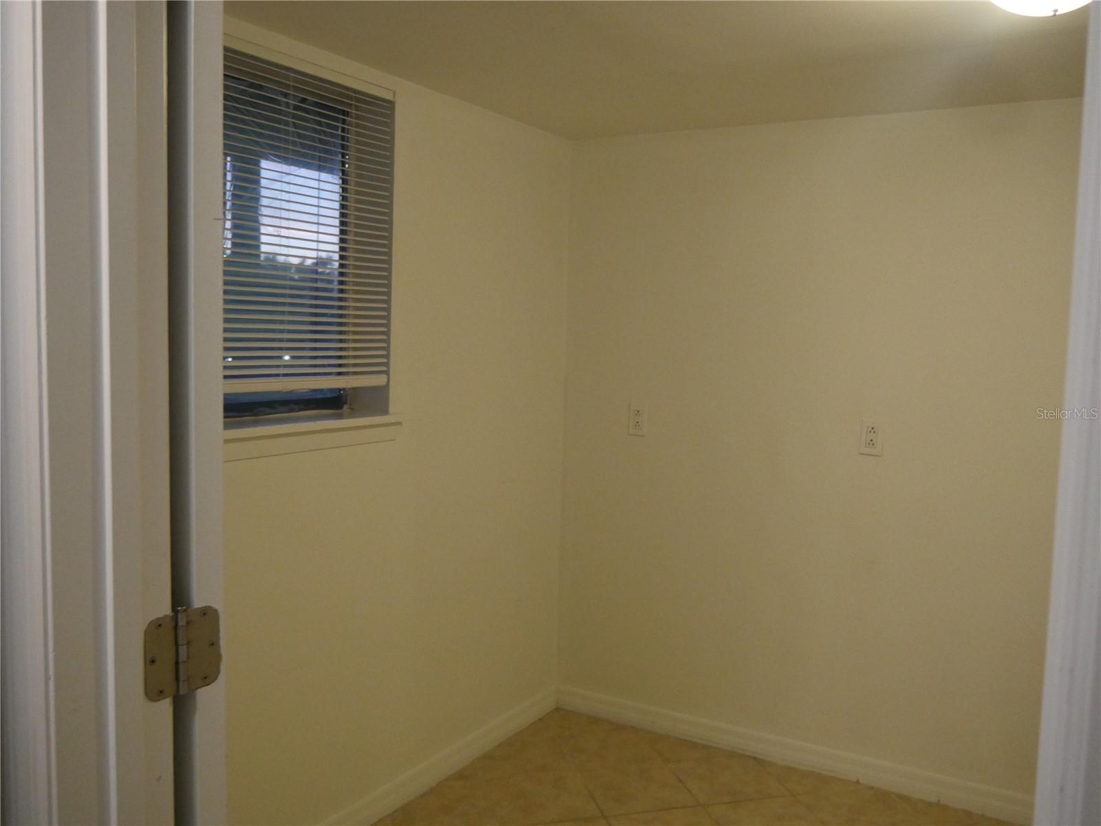 Image 21 of 29 For 6306 Newtown Circle 6b1