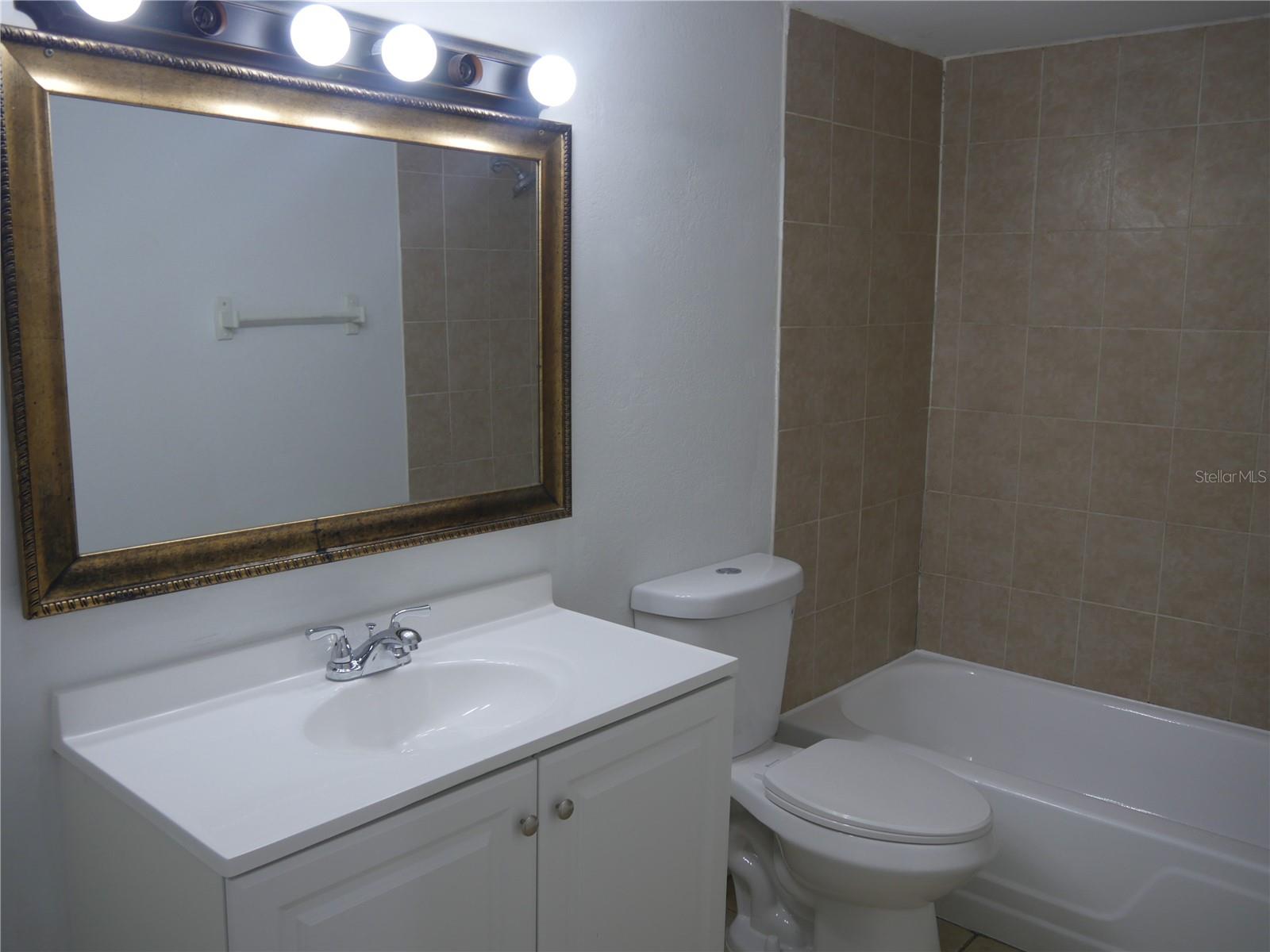 Image 24 of 29 For 6306 Newtown Circle 6b1