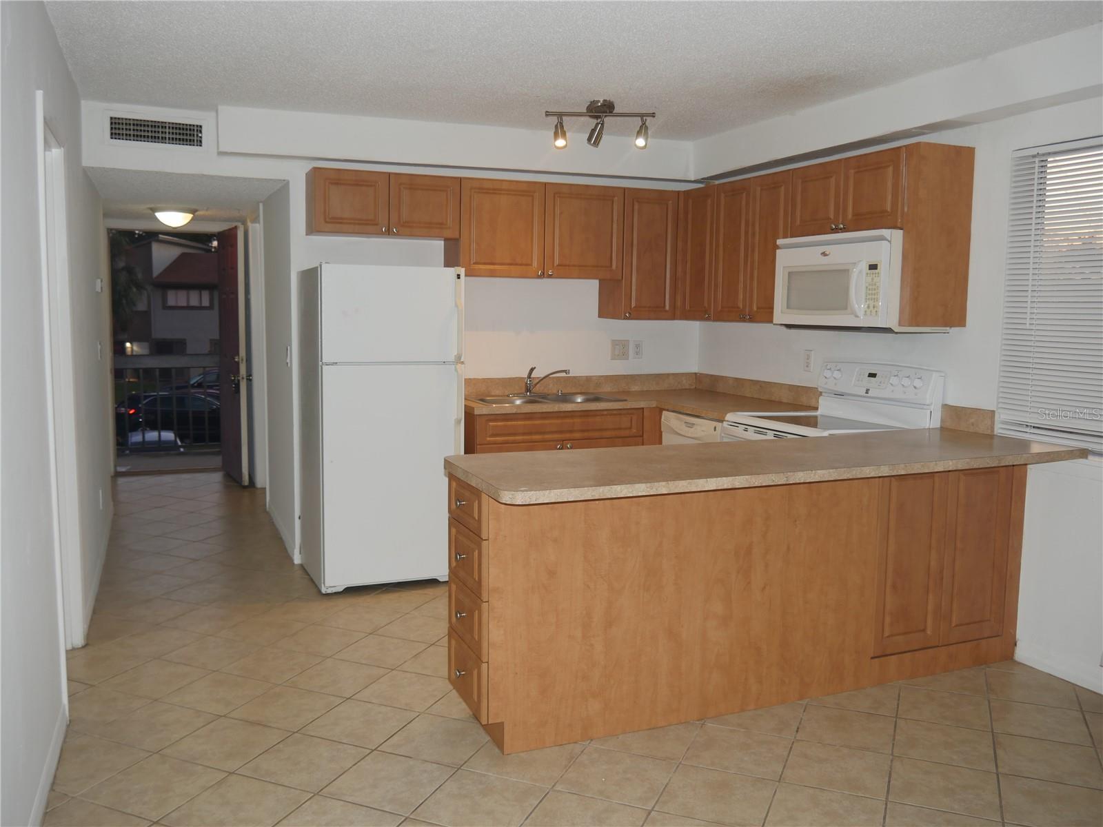 Image 4 of 29 For 6306 Newtown Circle 6b1