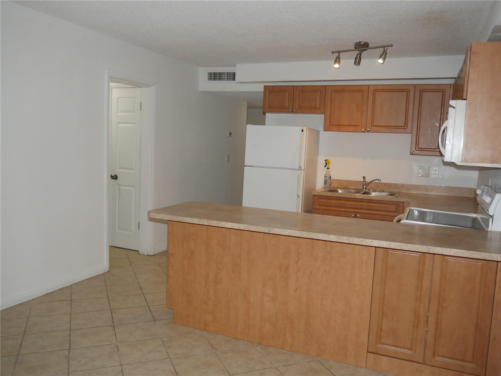 Image 5 of 29 For 6306 Newtown Circle 6b1