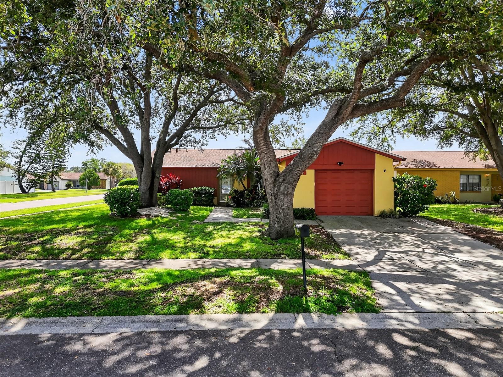 Details for 907 Old Field Drive, BRANDON, FL 33511