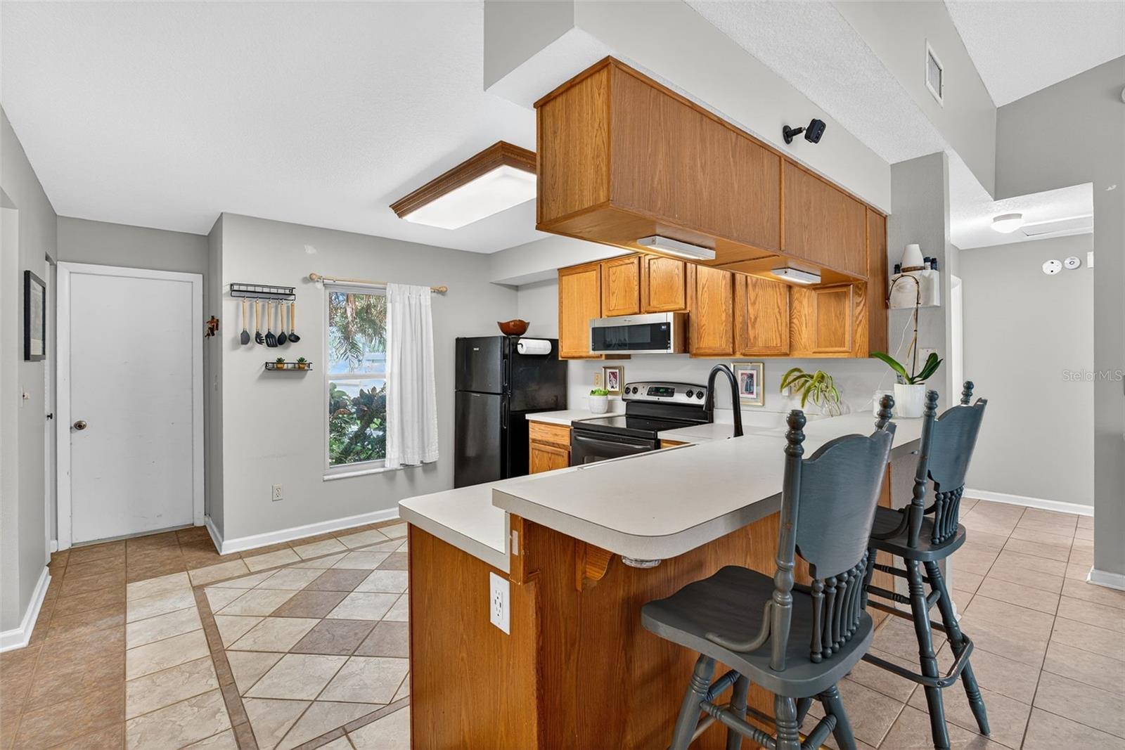 Image 10 of 25 For 907 Old Field Drive