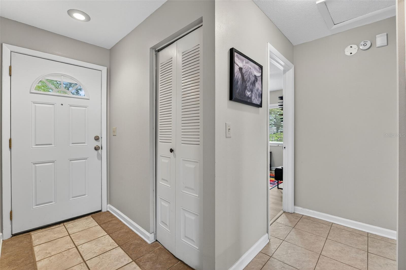 Image 4 of 25 For 907 Old Field Drive
