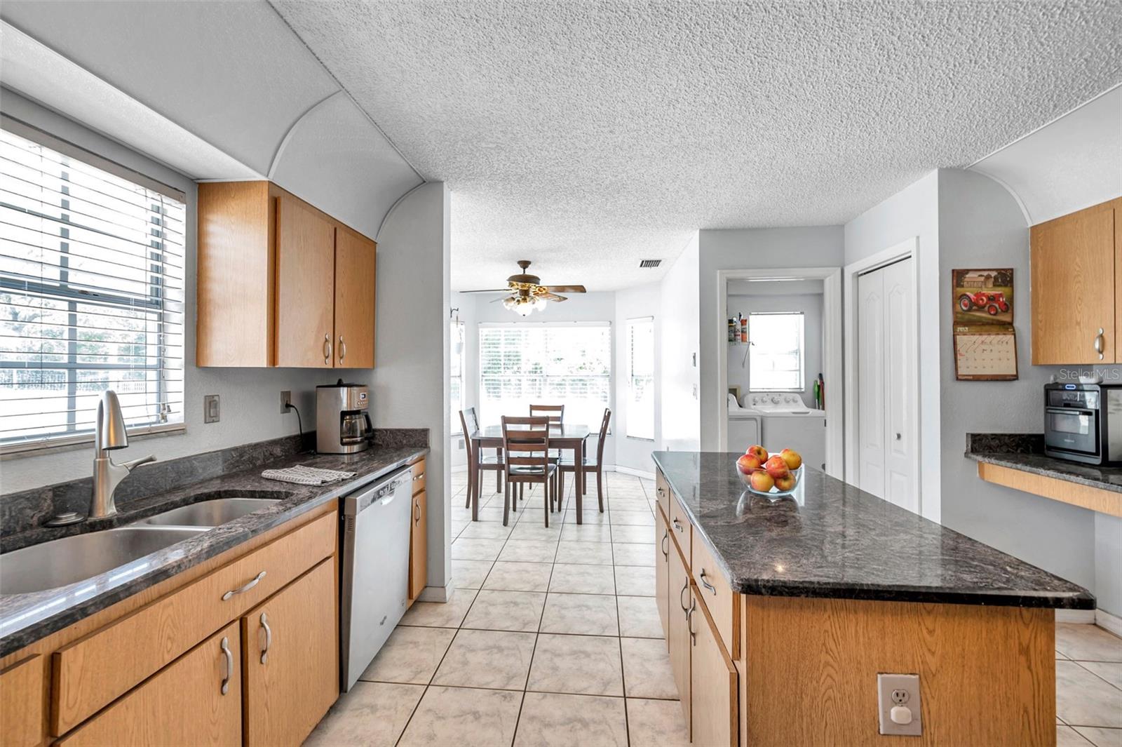Image 18 of 72 For 11324 Black Walnut Street
