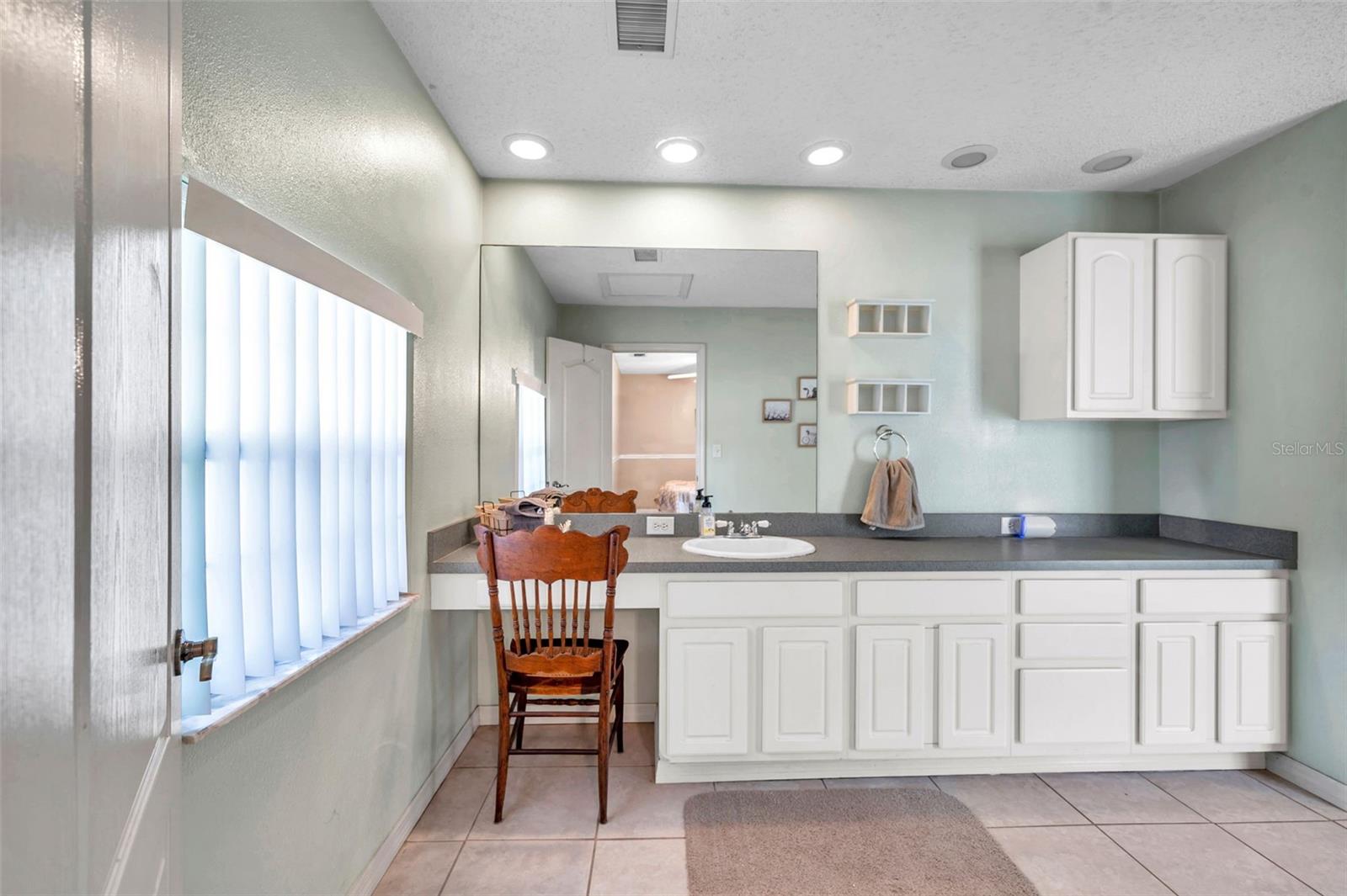 Image 37 of 72 For 11324 Black Walnut Street