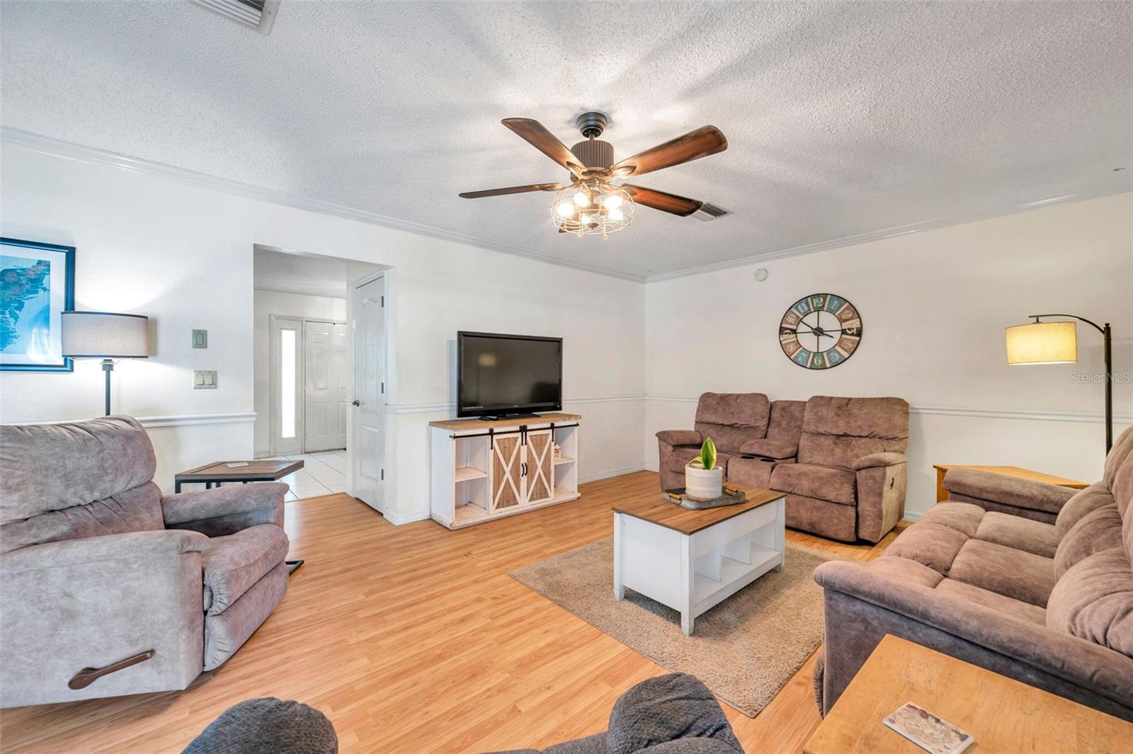 Image 9 of 72 For 11324 Black Walnut Street