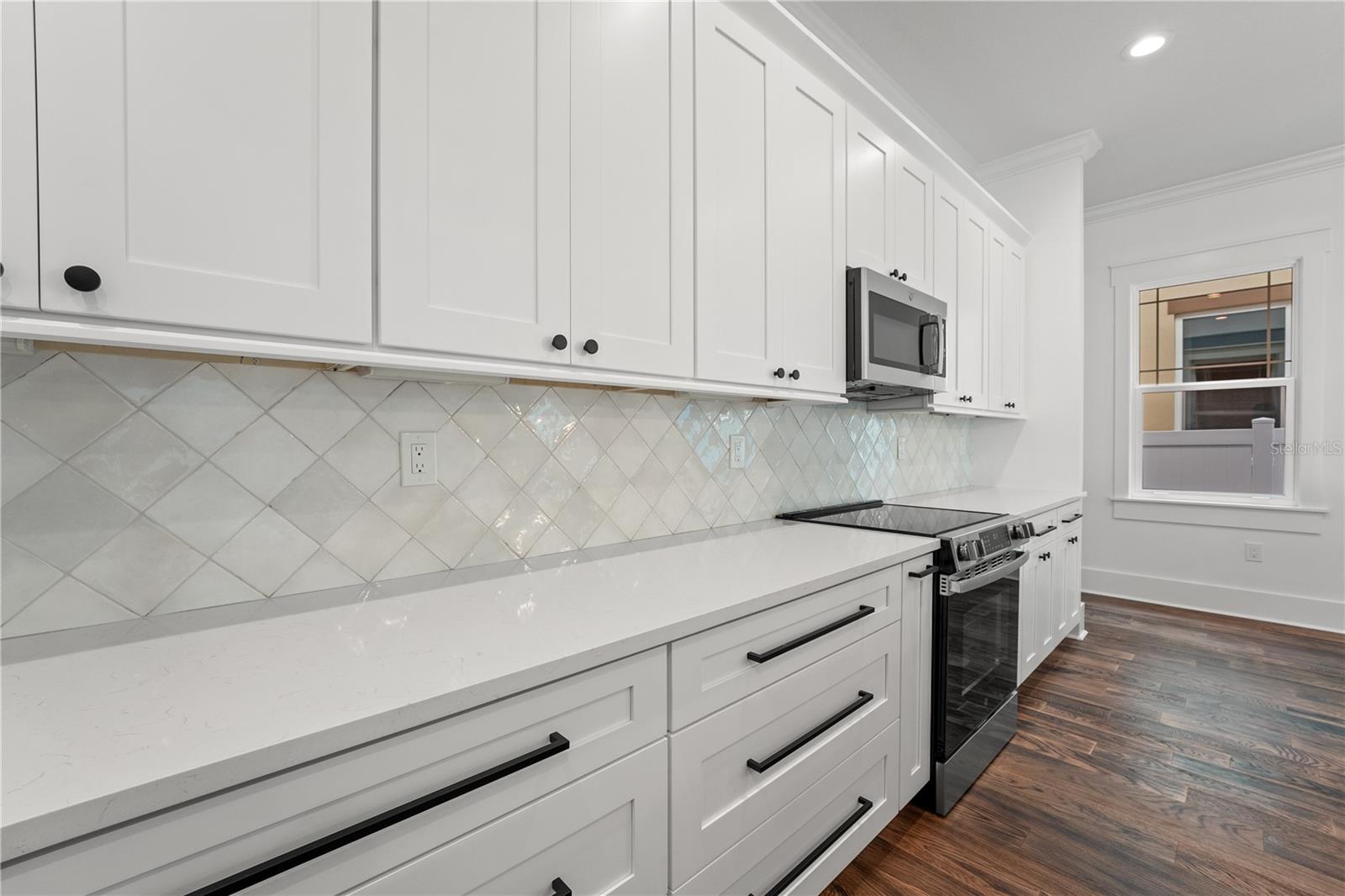 Image 18 of 44 For 115 Hiawatha Street 1-2