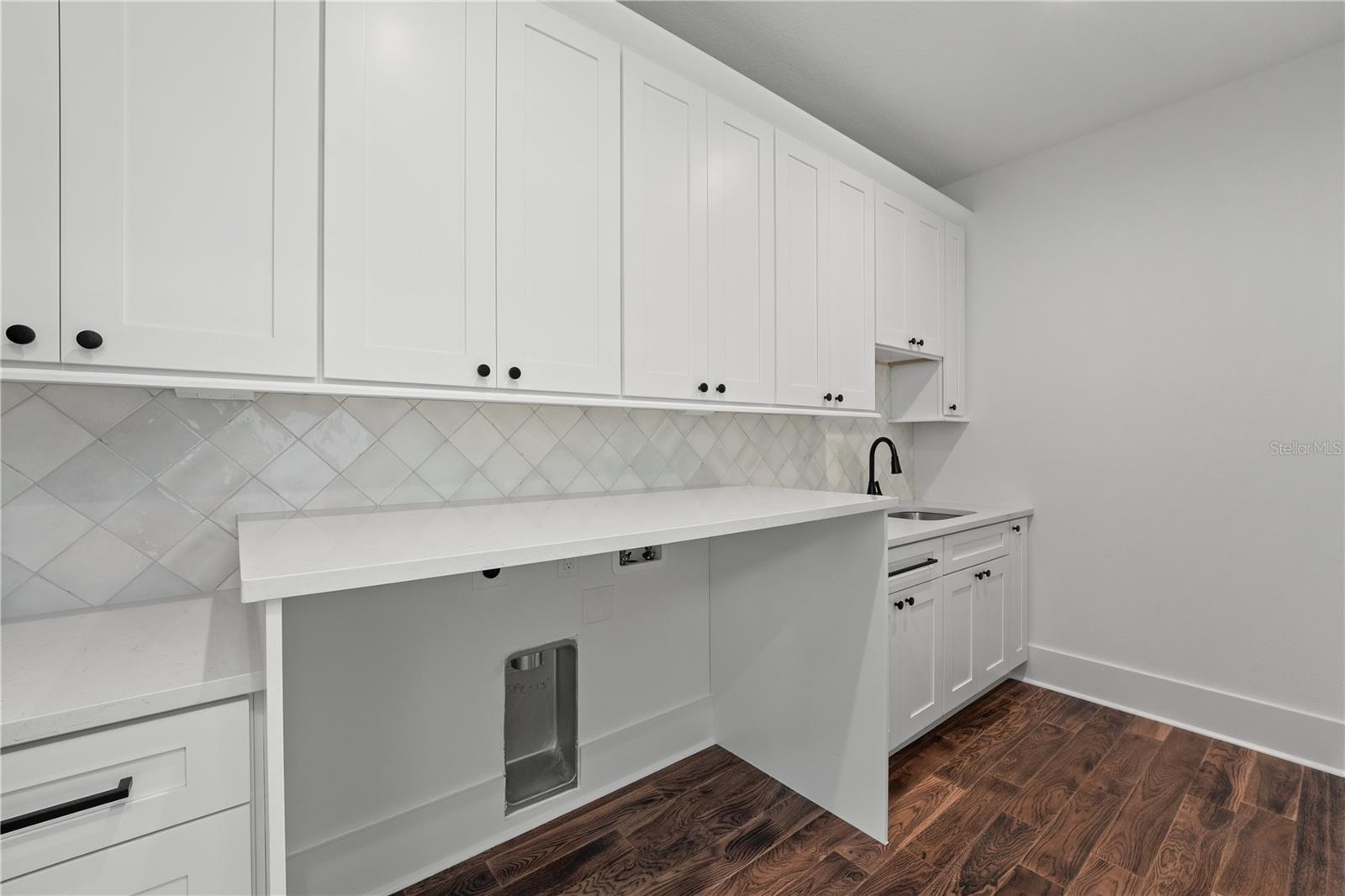 Image 32 of 44 For 115 Hiawatha Street 1-2