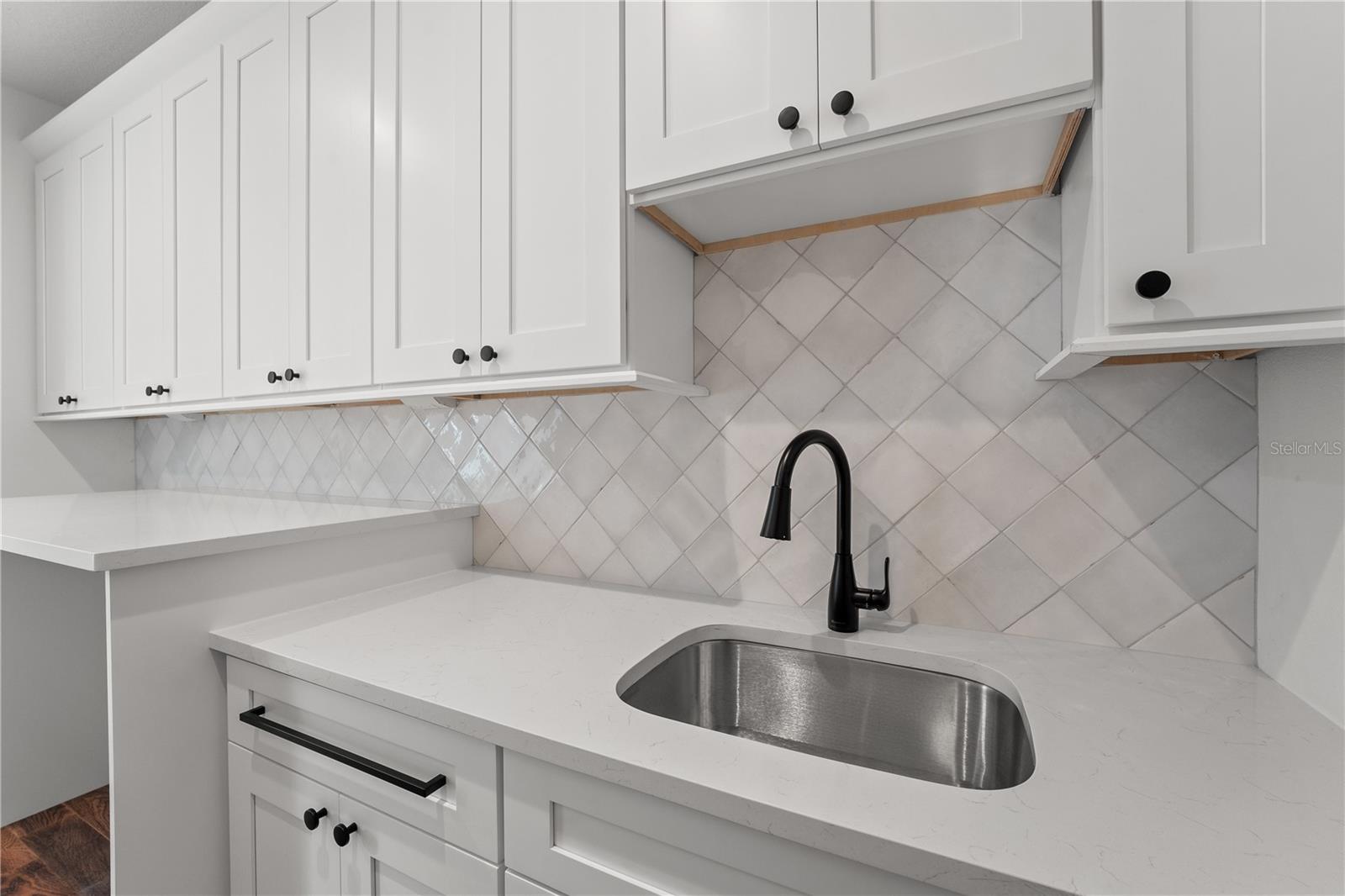 Image 33 of 44 For 115 Hiawatha Street 1-2