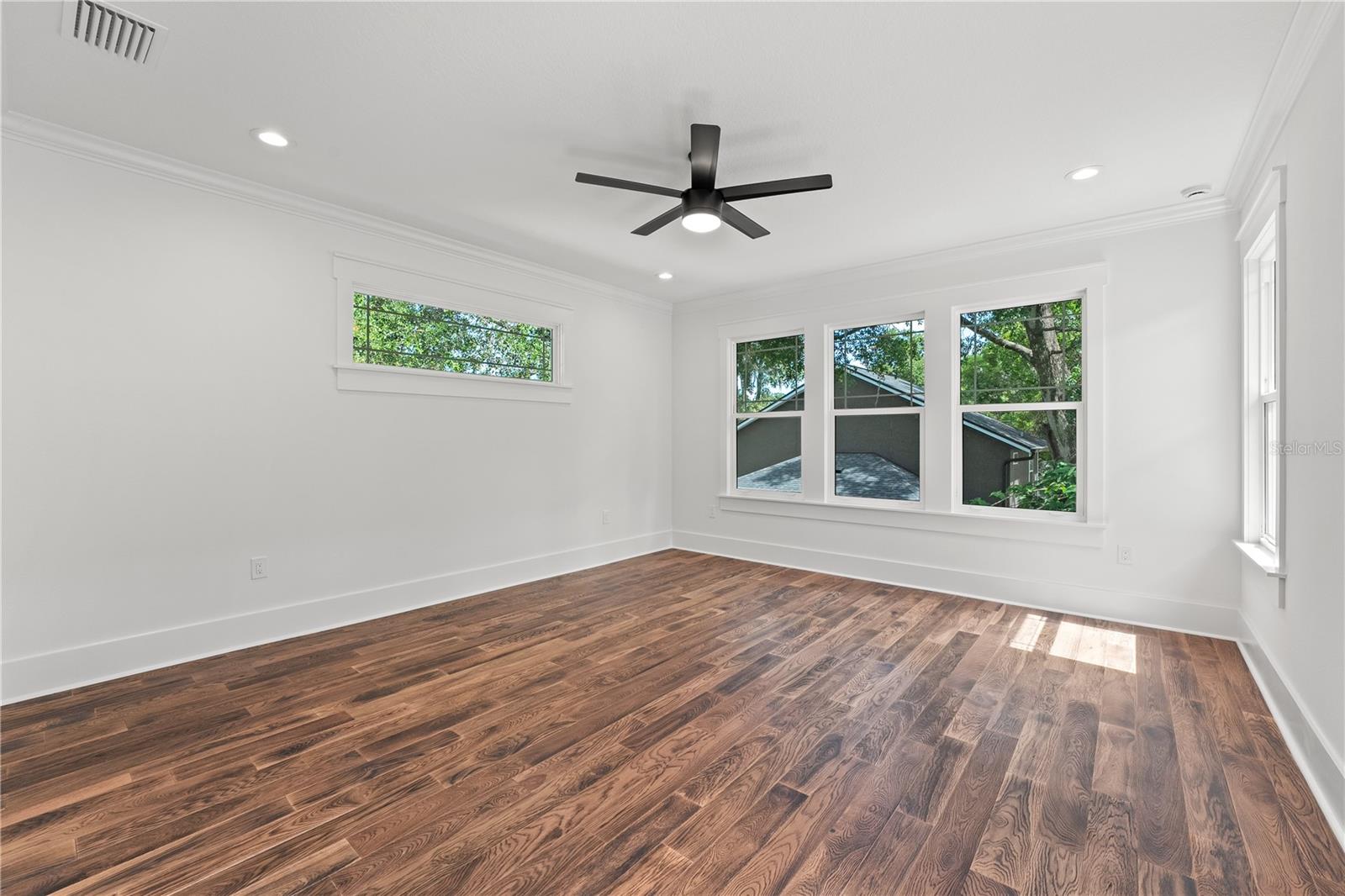 Image 34 of 44 For 115 Hiawatha Street 1-2
