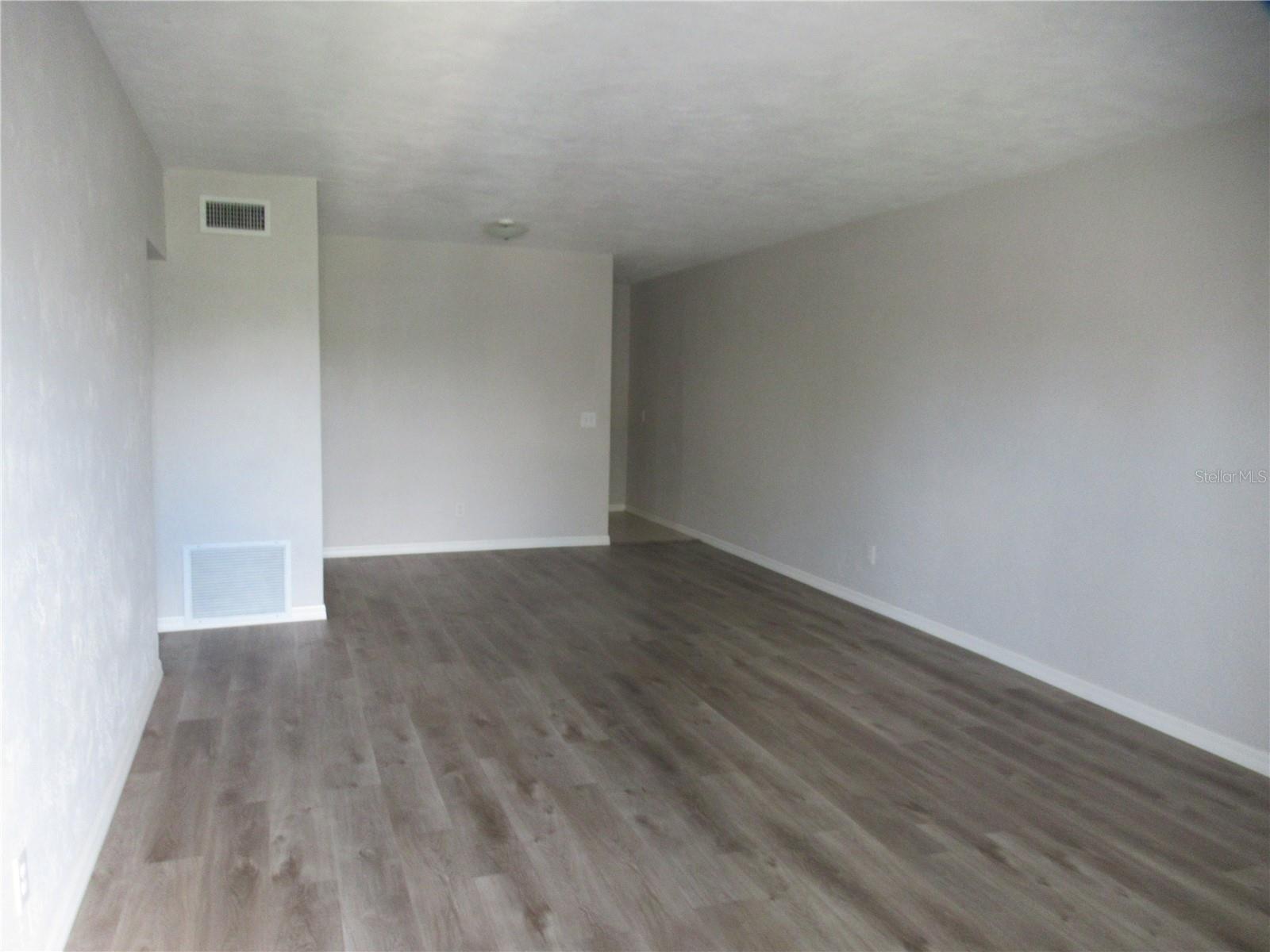Image 4 of 21 For 2001 World Parkway Boulevard 49